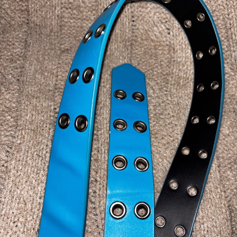 Double-Prong Grommet Belt in Bright Blue Size Large 41” Punk 80s 90sY2K - Picture 3 of 5